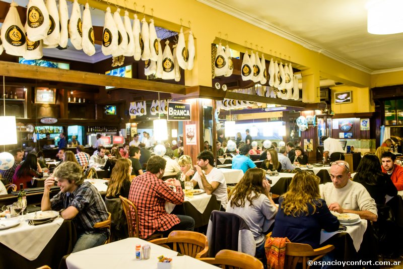 Imagen del salón del restaurante